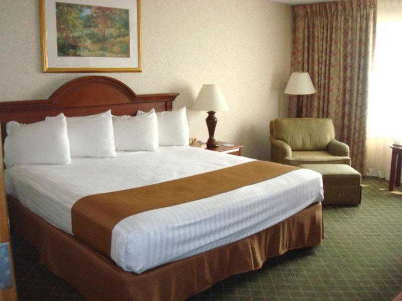 Best Western Gateway Adirondack Inn Utica Room photo