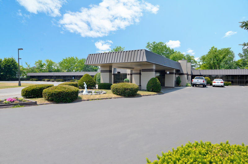 Best Western Gateway Adirondack Inn Utica Exterior photo